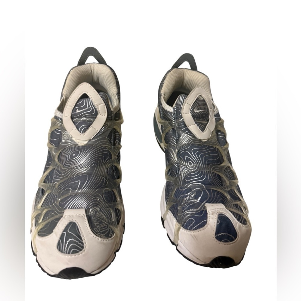 Nike Nike Air Kikune SE
Topography Trainer Blue and White with a touch of silver